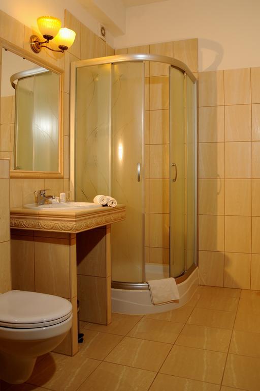 Hotel Folwark Stara Winiarnia Mszana Dolna Habitación foto